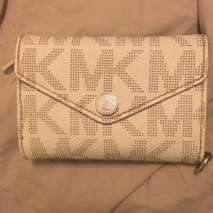 Michael kors wristlet wallet